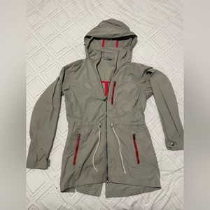 Women’s Columbia windbreaker